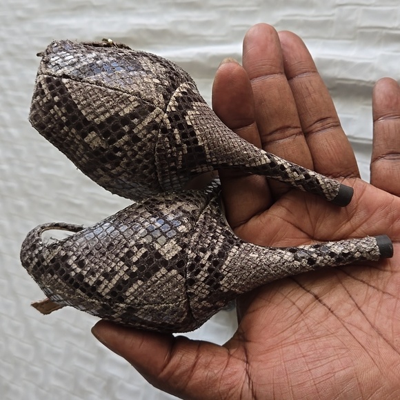 Banana Republic Women's Snakeskin Heels Mob Wife Elegant Feminine - Picture 6 of 12